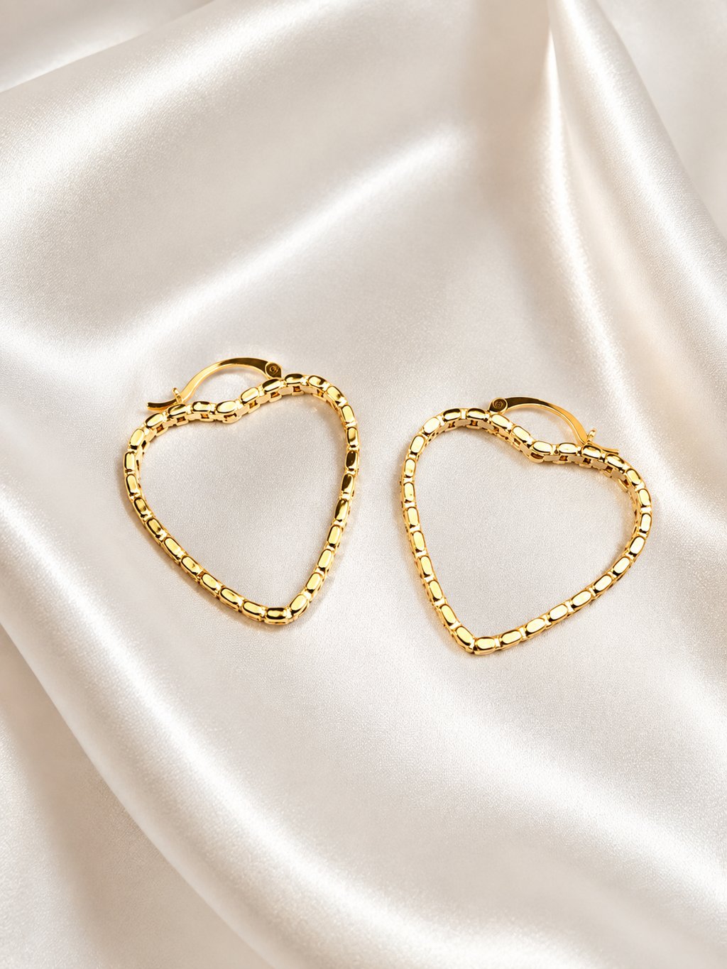 Mon Amour Heart Hoop Earrings – 18K Gold Plated