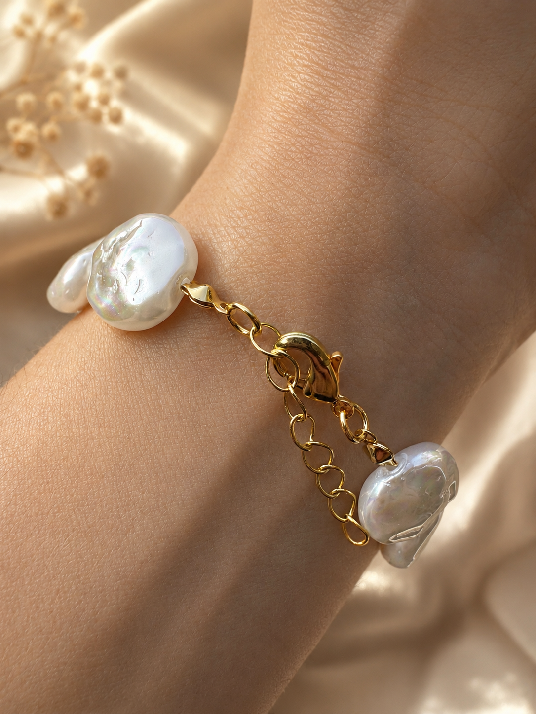 Aurora Coin Pearl Bracelet