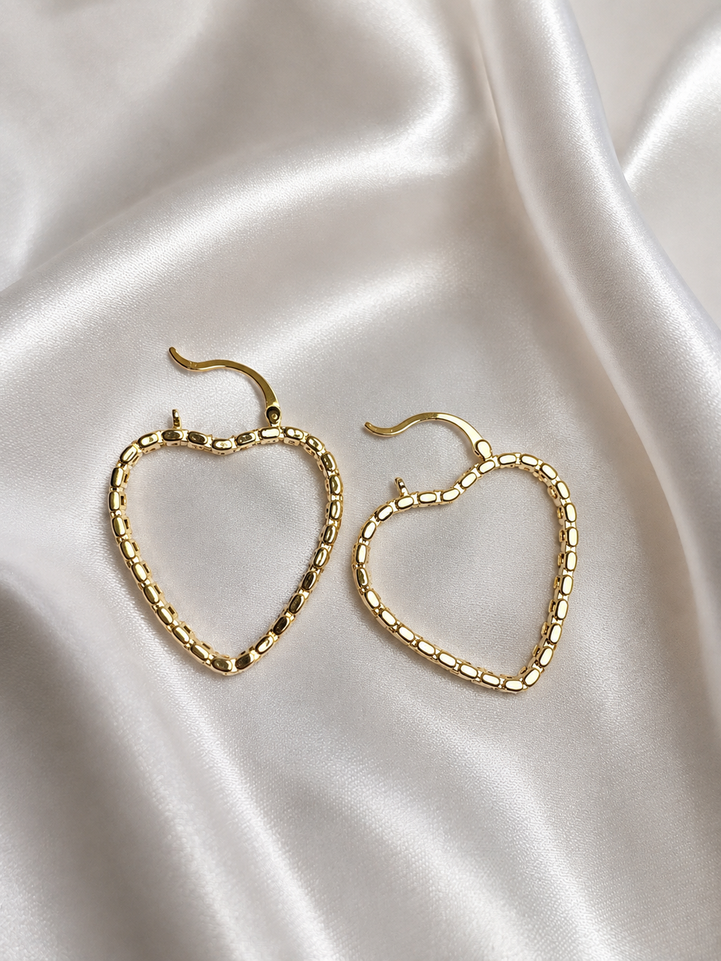 Mon Amour Heart Hoop Earrings – 18K Gold Plated