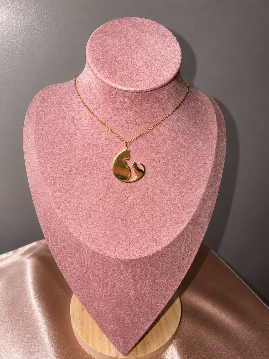 Mother & Kitten Necklace 18K