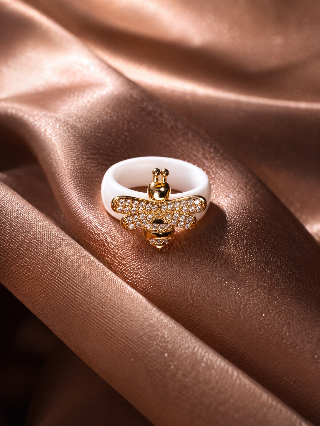 Queen Bee Statement Ring 18K
