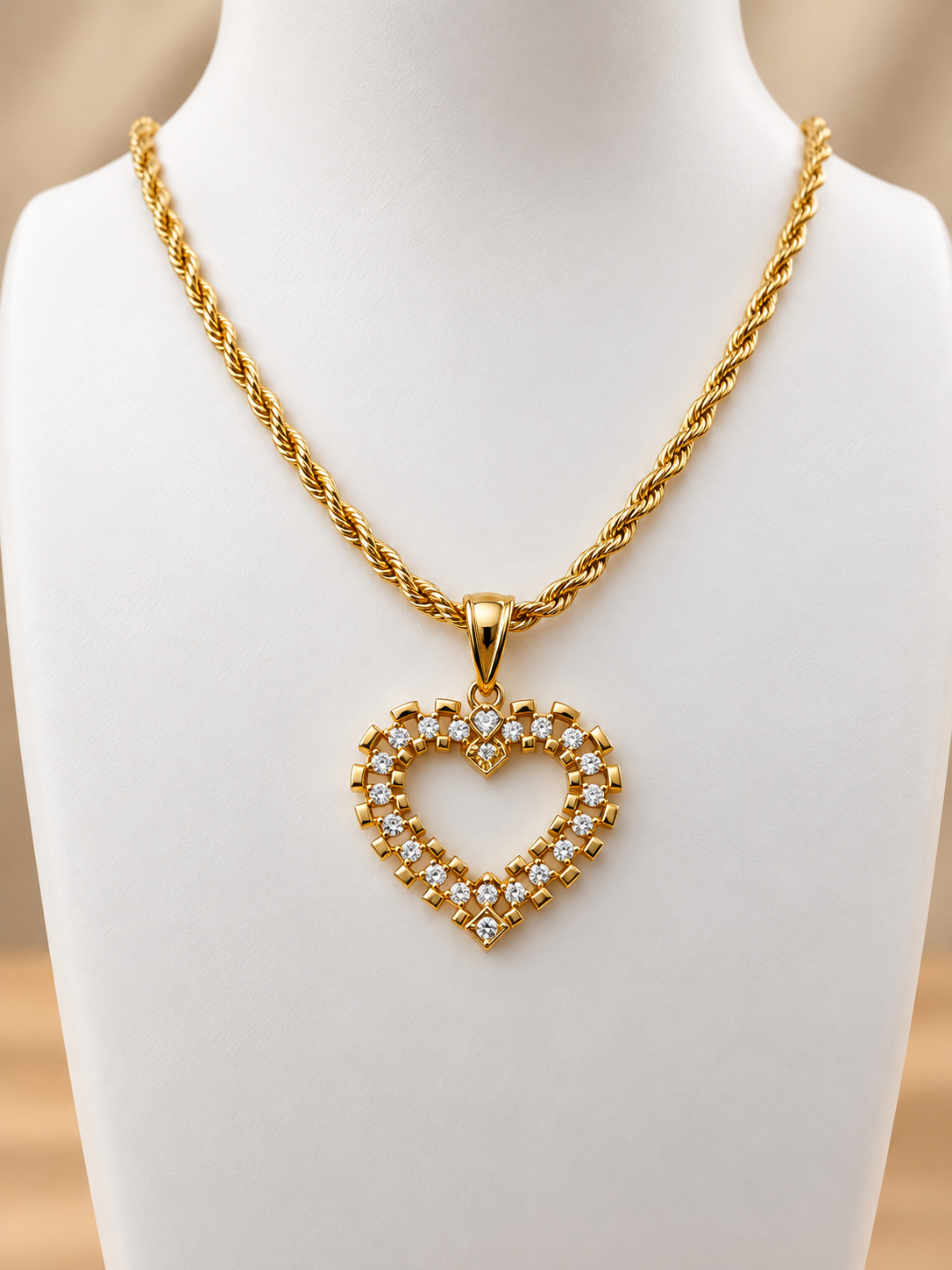Heart Frame Necklace – 18K Gold
