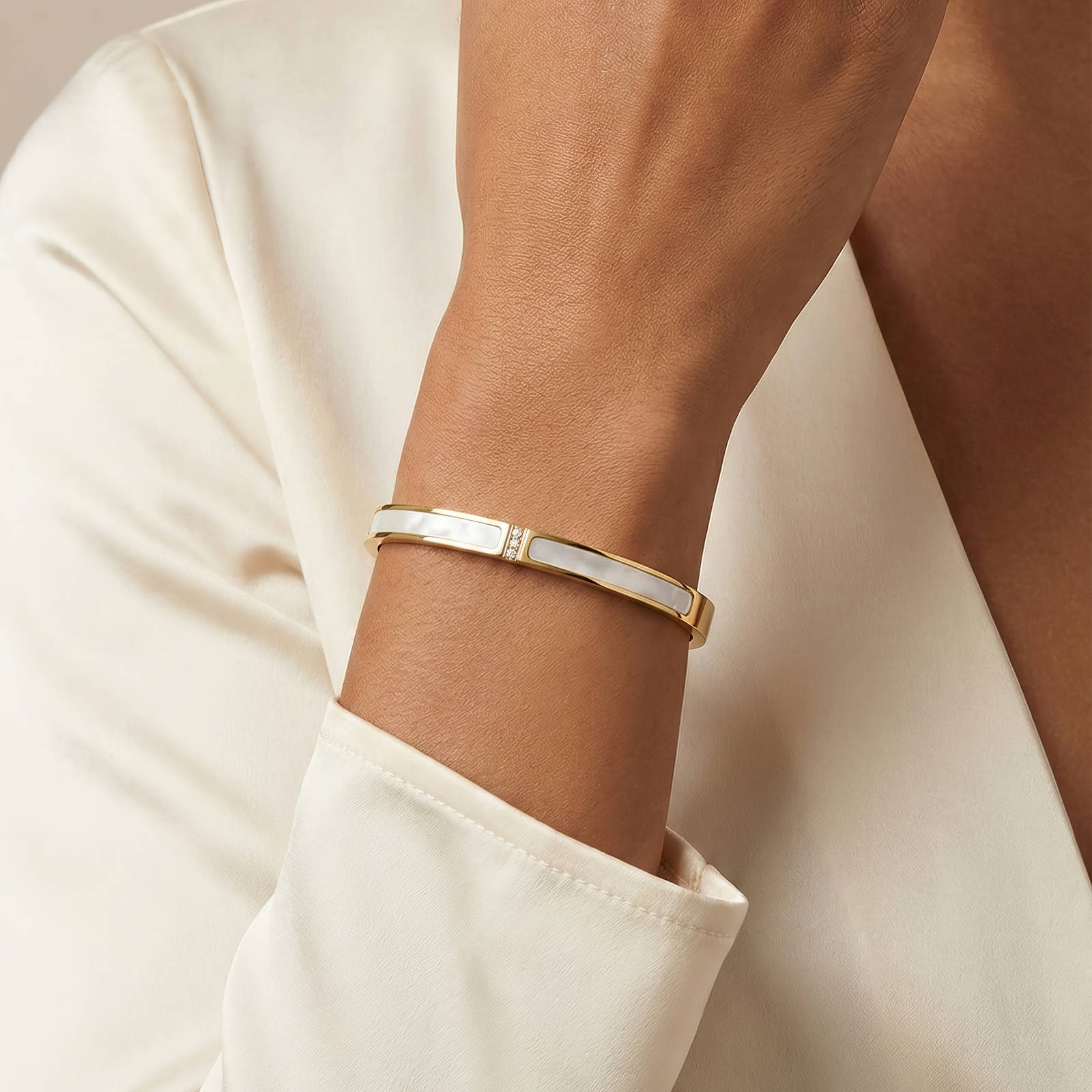 Pearl Elegance Bangle