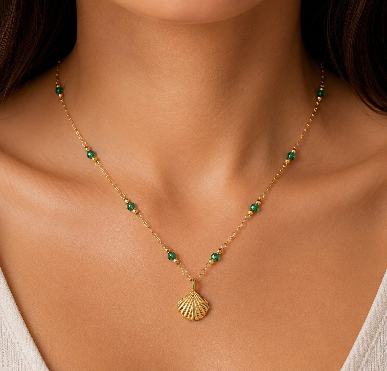 Emerald Seashell Necklace 18K