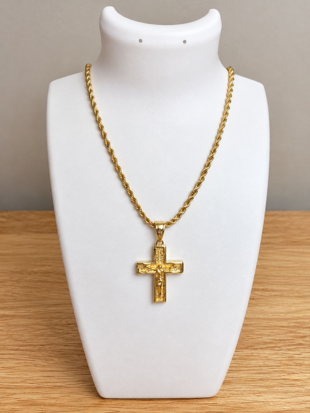 Cross Necklace – 18K Gold