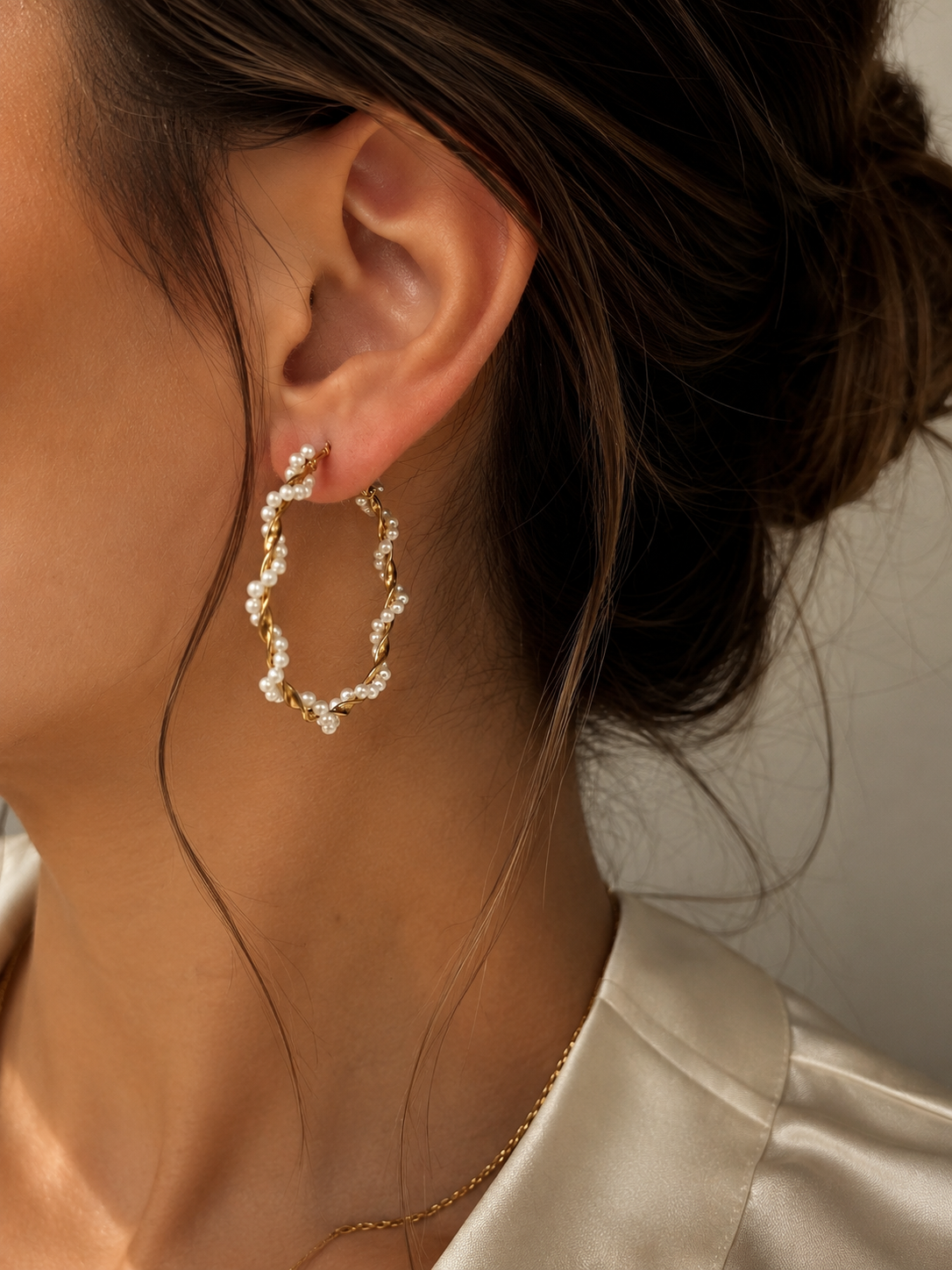 Valentina Pearl Hoop Earrings