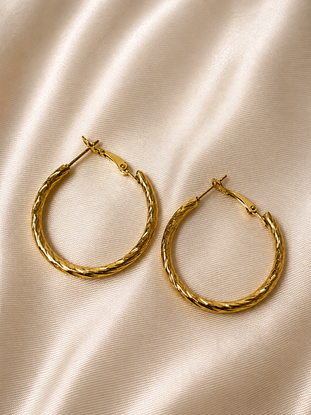 Lola Hoop Earrings – 18K Gold Plated Stainless Steel